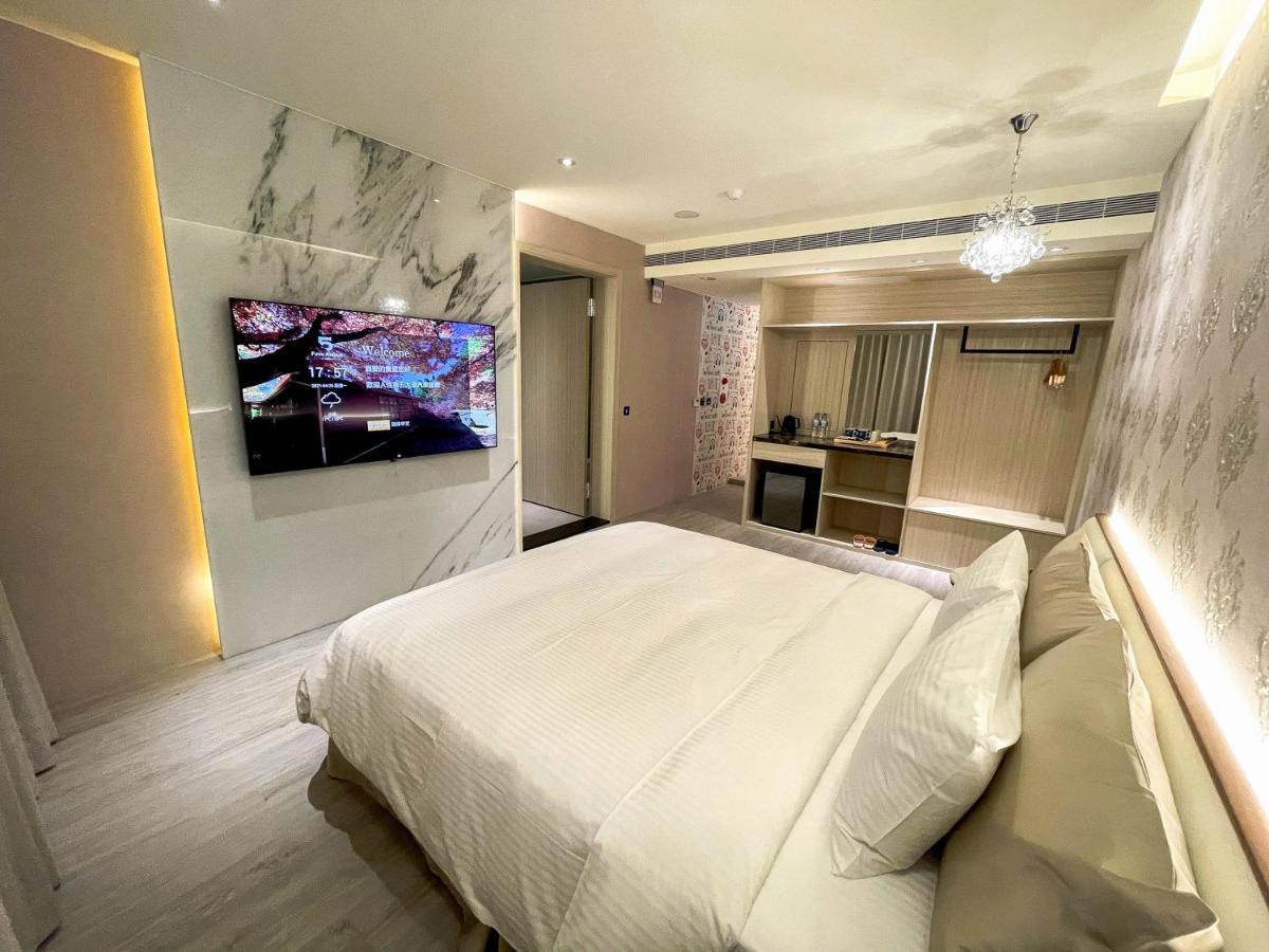Fifth Avenue Motel Taichung Exterior foto