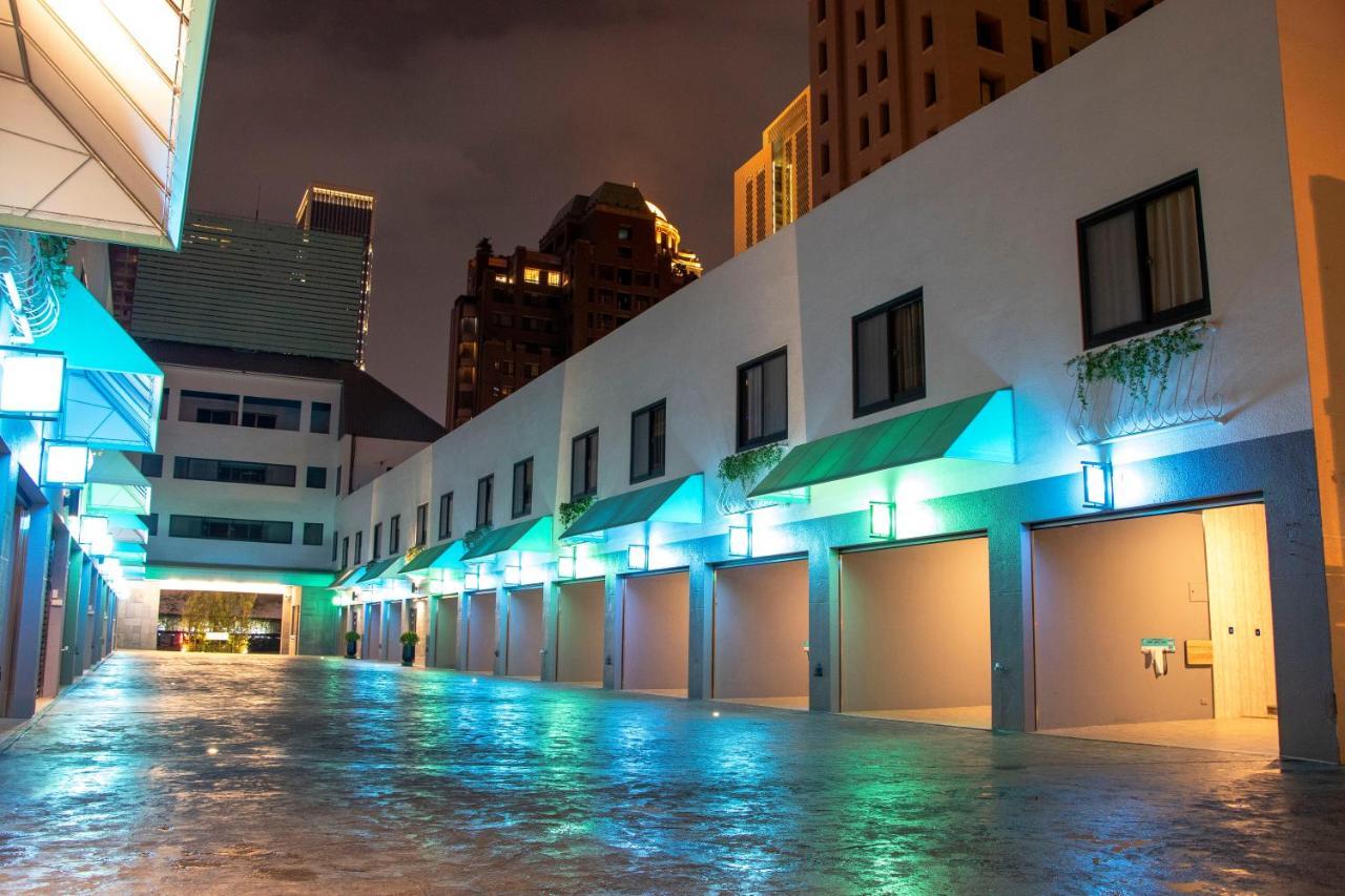 Fifth Avenue Motel Taichung Exterior foto