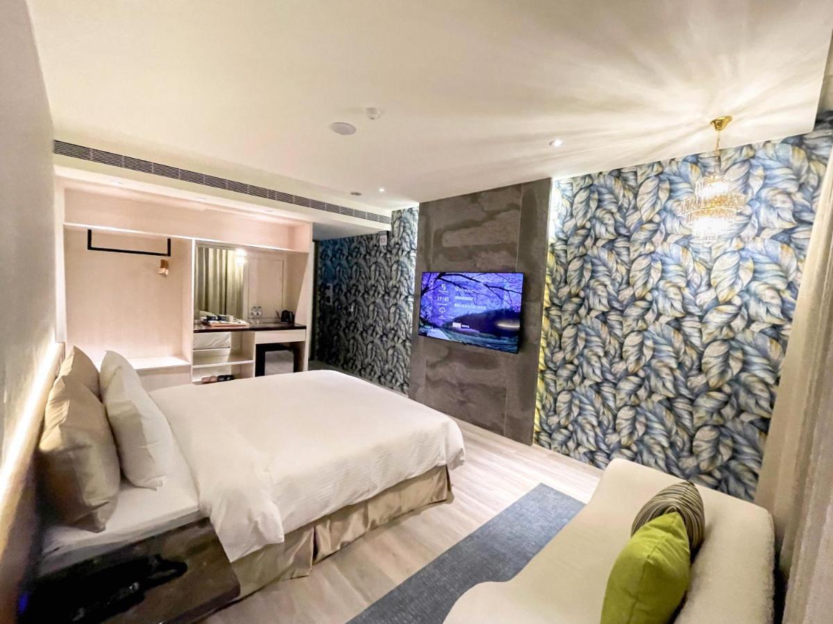 Fifth Avenue Motel Taichung Exterior foto