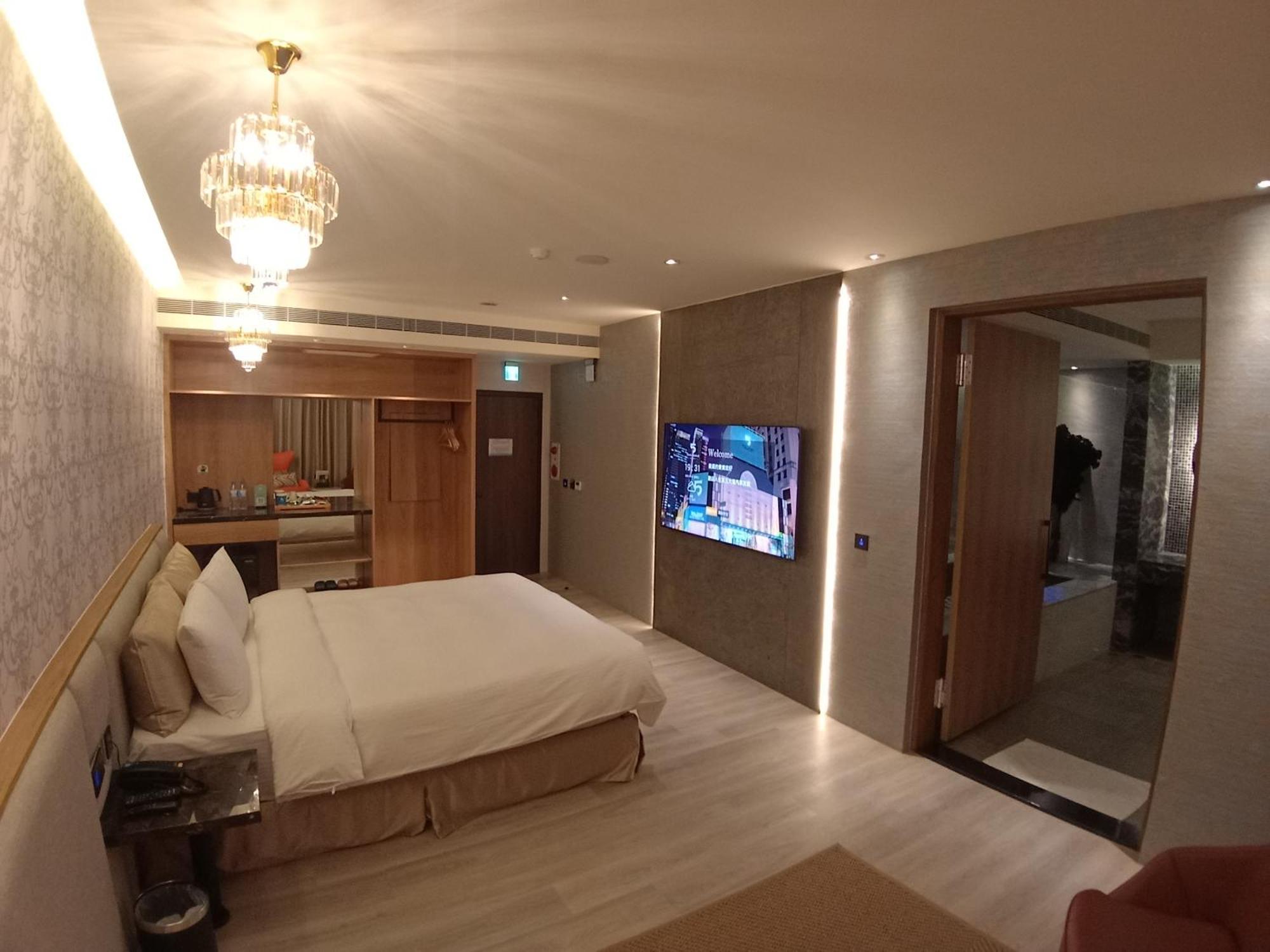 Fifth Avenue Motel Taichung Exterior foto